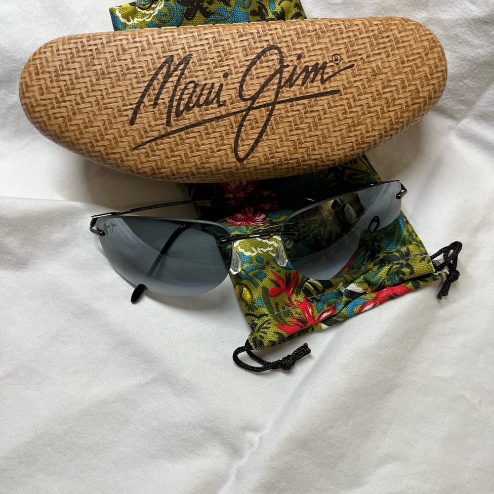 Men’s Maui Jim polarized sunglasses, like new.